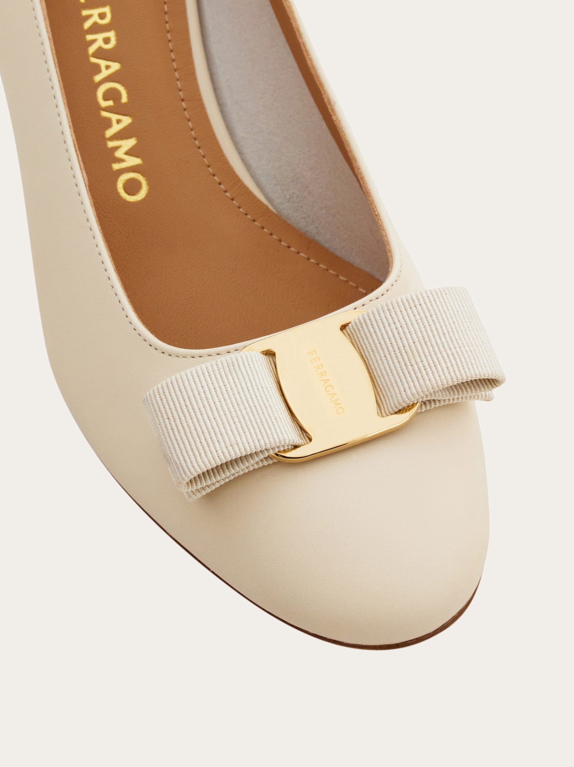 Ferragamo Vara bow block heel pump - Image 2